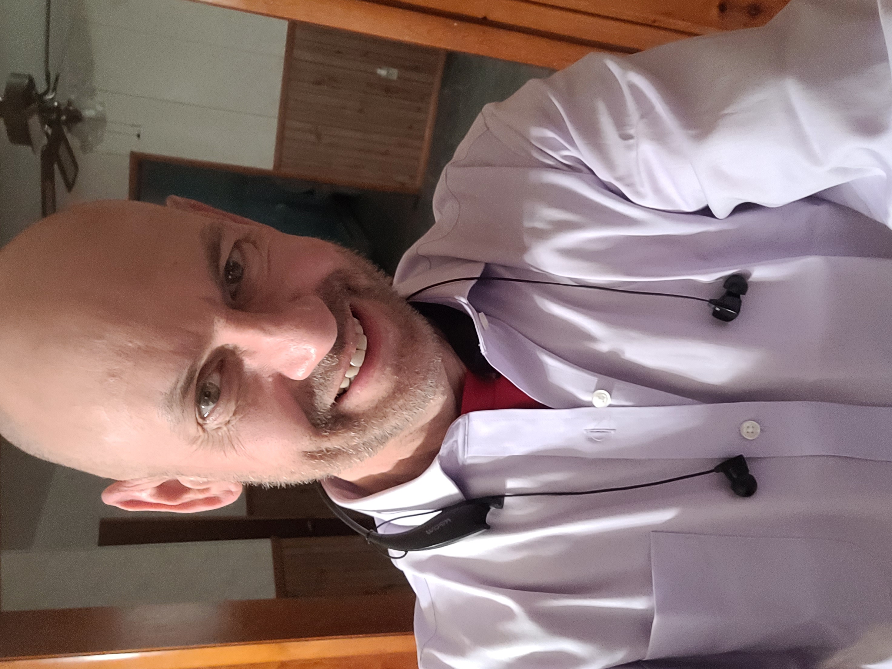 2022-06-a-selfie-purple-shirt