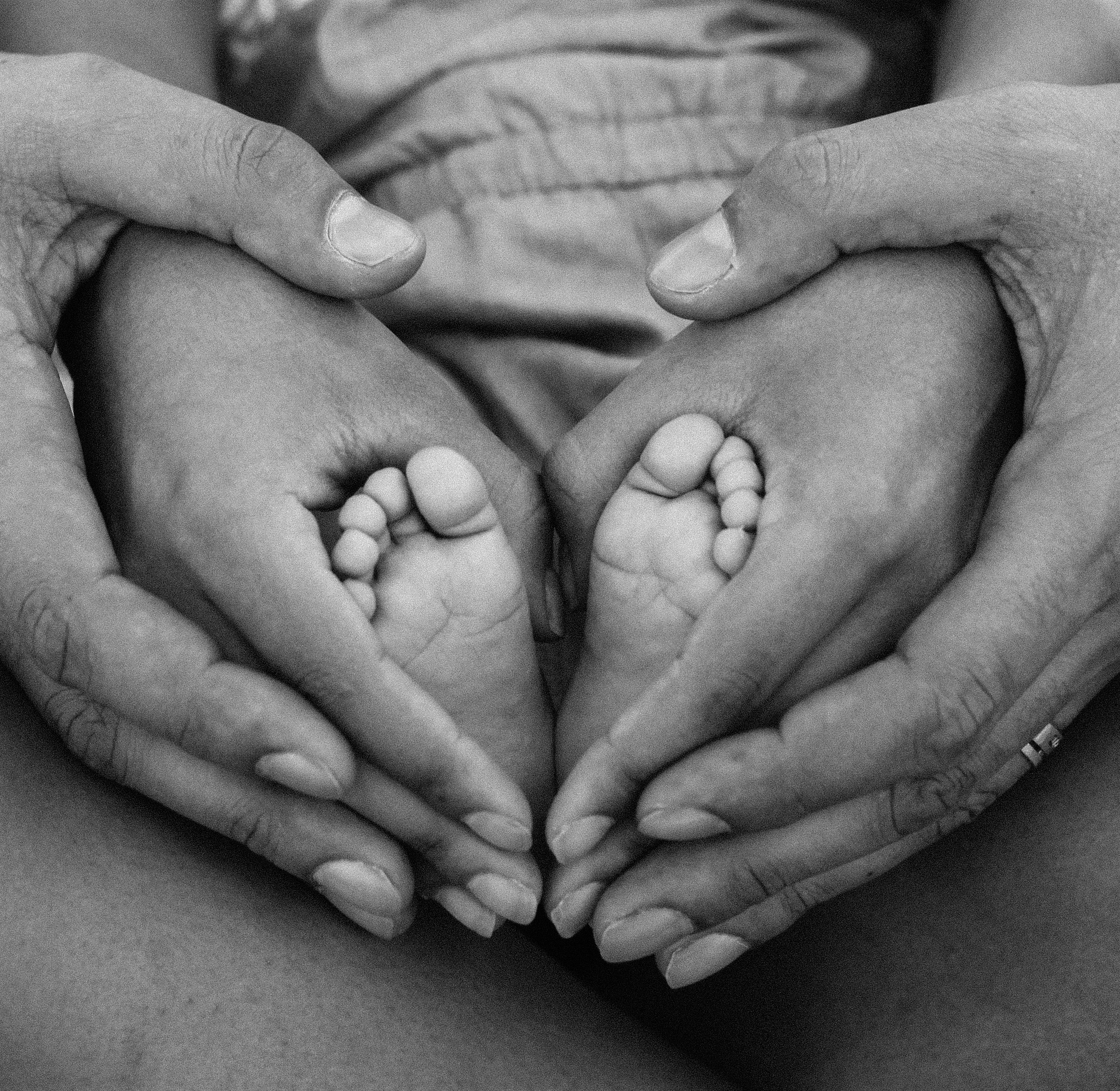 affection-baby-birth-1912359 affection-baby-birth-1912359