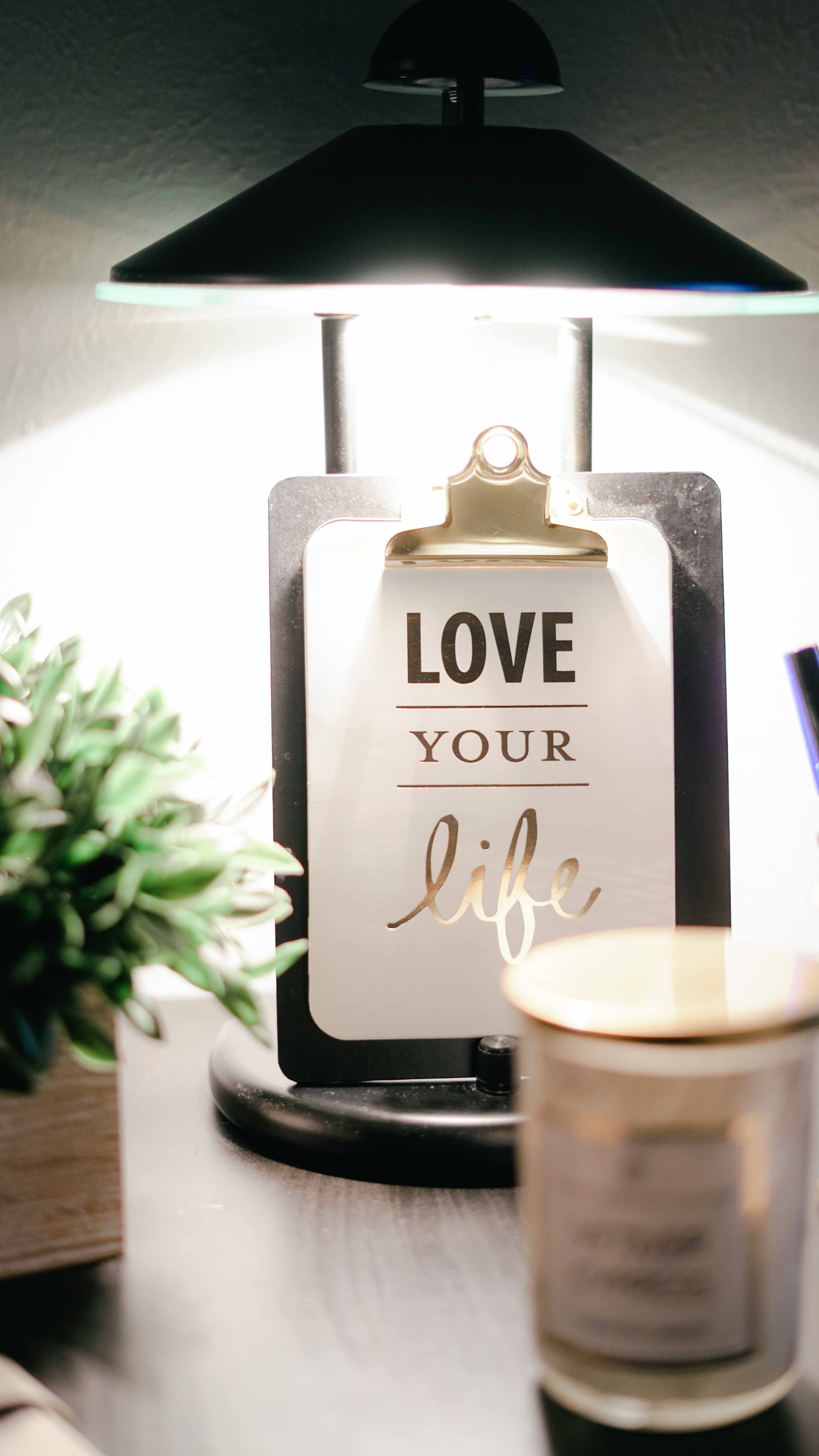 bright-candle-clipboard-811575 bright-candle-clipboard-811575