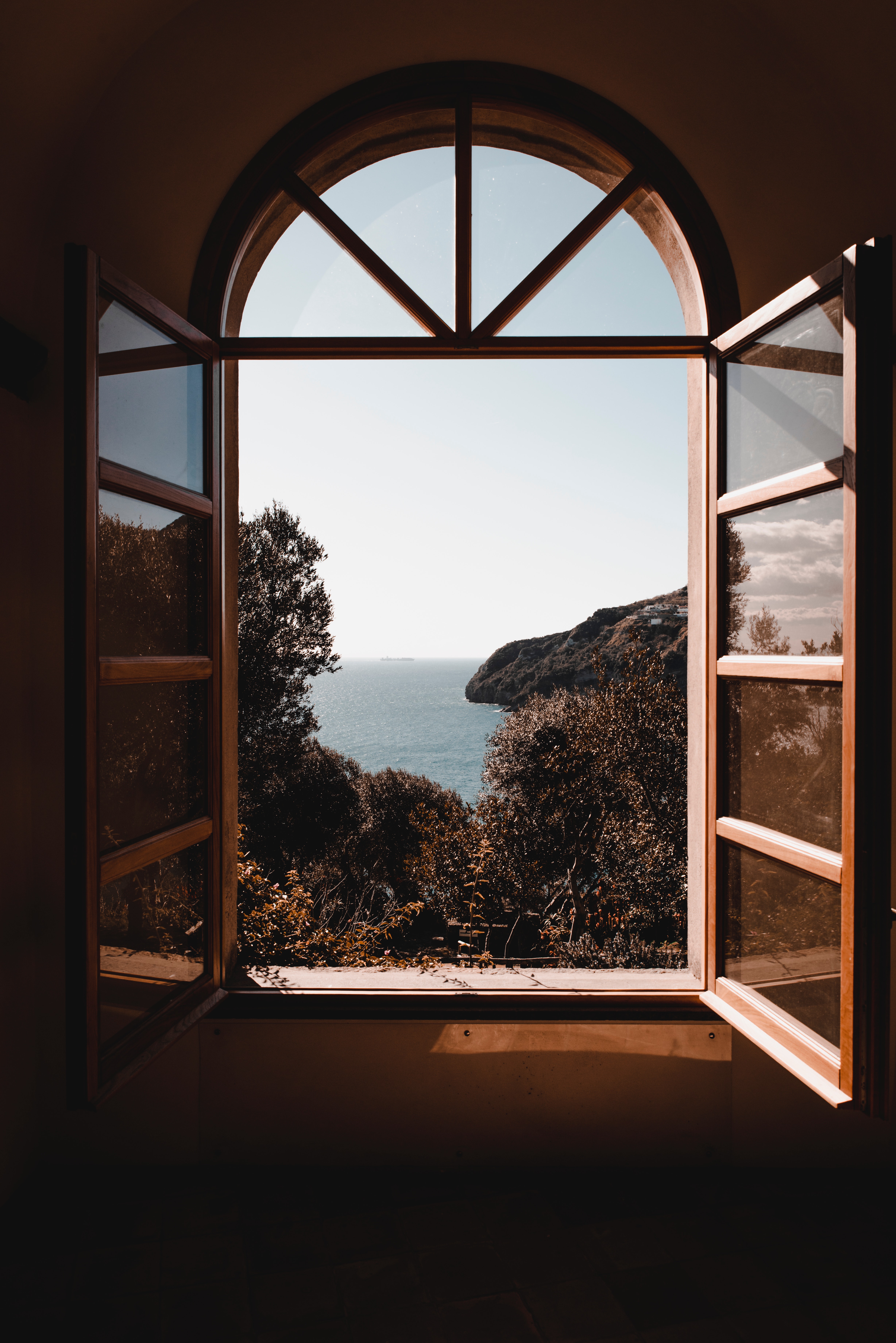 opened-glass-window-1906795